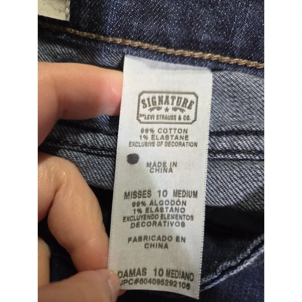 Signature by Levi Strauss & Co Womens Low Rise‎ Bootcut Jeans Dark Wash Size 10M